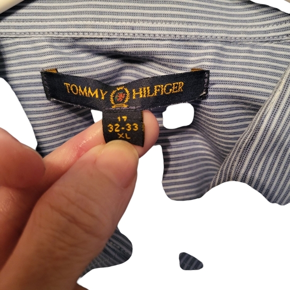 🩷 3/$15 Tommy Hilfiger Men's Blue Striped Shirt, Size XL 17 (32/33), NWOT - Picture 3 of 3
